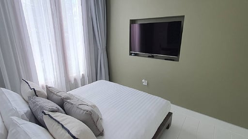 Mia Estate Спальня 12