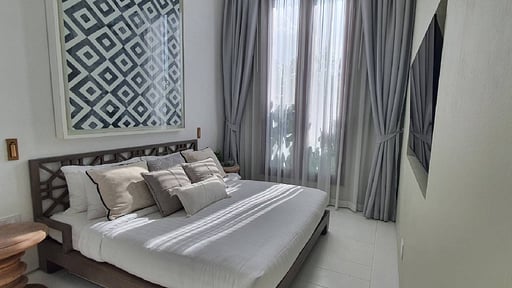 Mia Estate Спальня 13