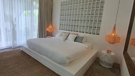 Mia Estate Спальня 6