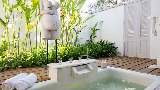 Mia Estate Спальня 4