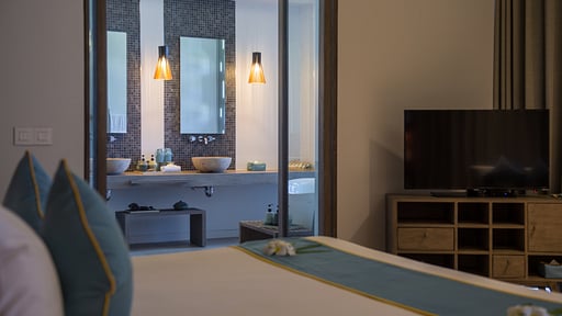 Mia Luxury Residence Bedroom 1