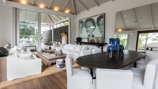 Mia Palm Villa Dining area