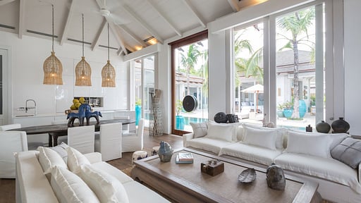 Mia Palm Villa Living room