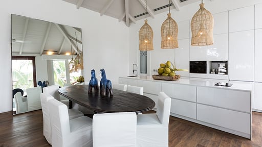 Mia Palm Villa Dining area