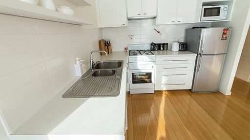 Miharashi Apartments Three Bedroom Kitchen