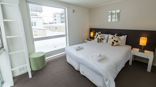 Miharashi Apartments Two Bedroom Bedroom 1