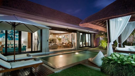 Minggu Villas Swimming pool 3