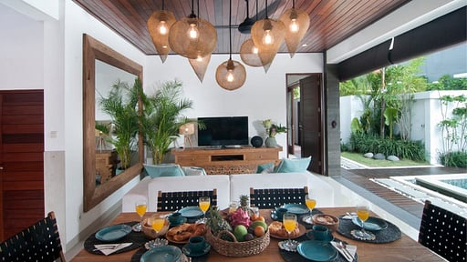 Minggu Villas Dining area 1