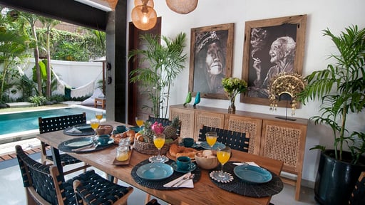 Minggu Villas Dining area 1