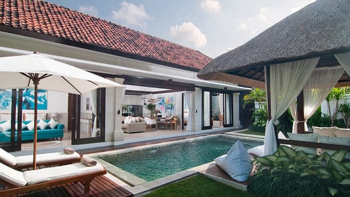 Minggu Villas Swimming pool 3