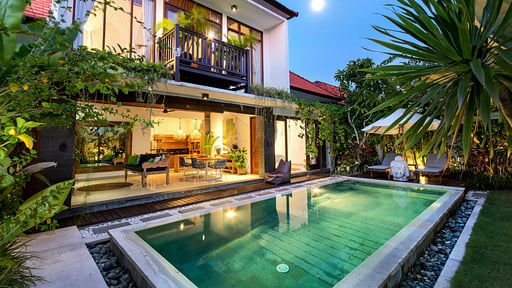 Minggu Villas Swimming pool 2