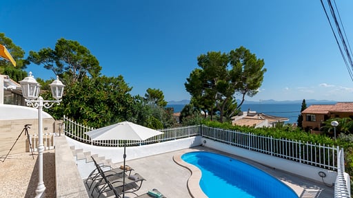 Miramar Apartment Swimming pool