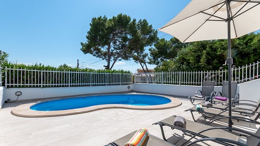 Miramar Apartment Swimming pool