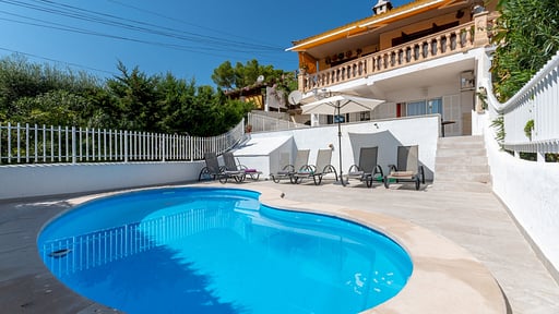 Miramar Apartment Swimming pool