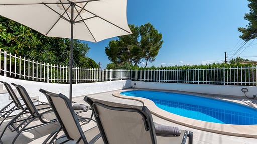 Miramar Apartment Swimming pool