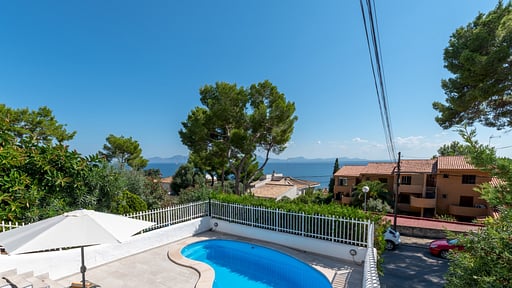 Miramar Apartment Swimming pool