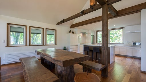 Moiwa Chalet Dining area