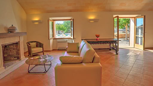 Moli House Living room