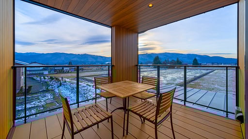 Momo Chalet Terrace/Veranda