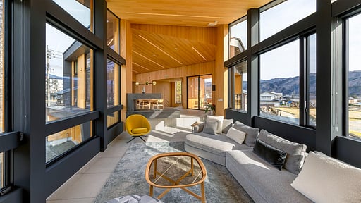 Momo Chalet Living room