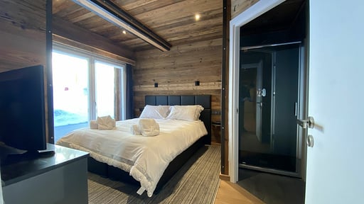 Chalet Monts Bedroom 5
