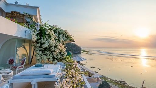 Morabito Art Cliff Terrace/Veranda 3