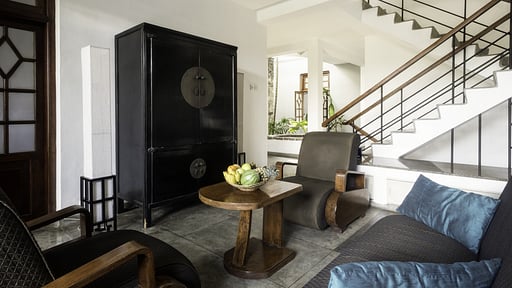 Mount Lodge Living room 2