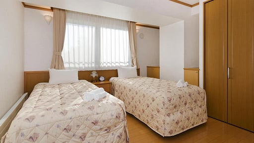 Mountainside Palace Bedroom 2