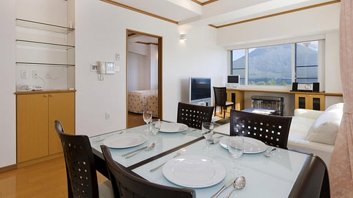 Mountainside Palace Dining area