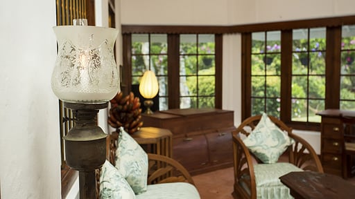 Mountbatten Bungalow Living room