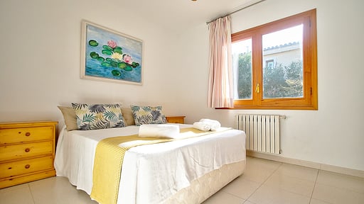 Muro Beach House Bedroom 1