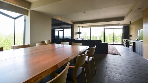 Muse Niseko 401 & 402 Dining area