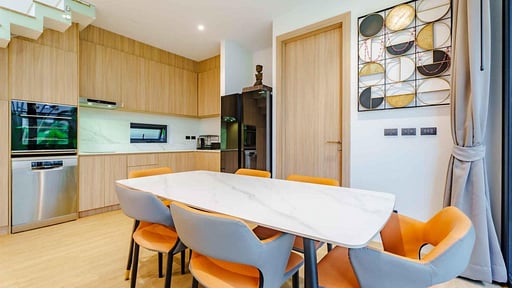 Naiton Aileen Villa Three Dining area