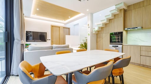 Naiton Aileen Villa Three Dining area