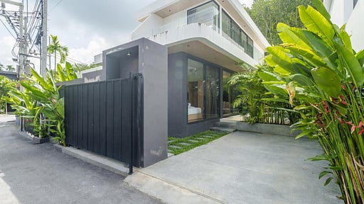 Naiton Aileen Villa Three Others