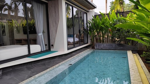 Naiton Aileen Villa Swimming pool