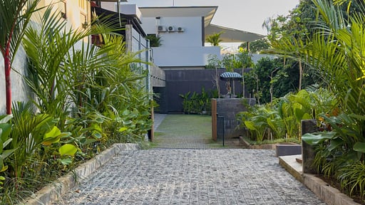 Narawangsa - Villa Chandra Andere