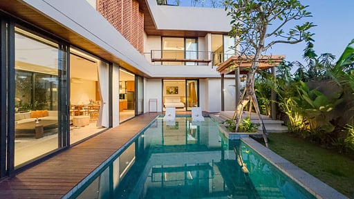 Narawangsa - Villa Kirana Swimming pool