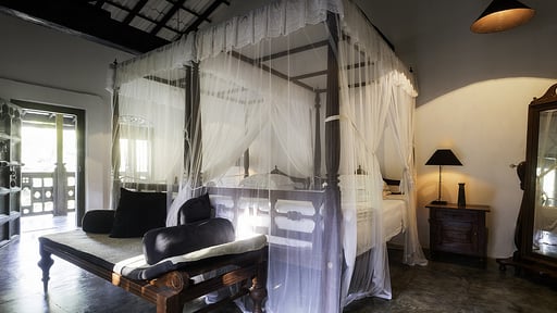 Nisala Arana Dormitorio 7