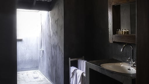 Nisala Arana Dormitorio 5