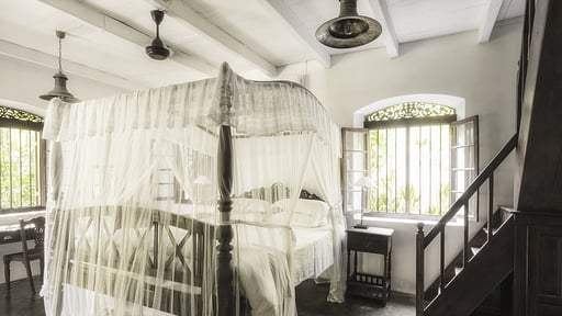 Nisala Arana Dormitorio 1