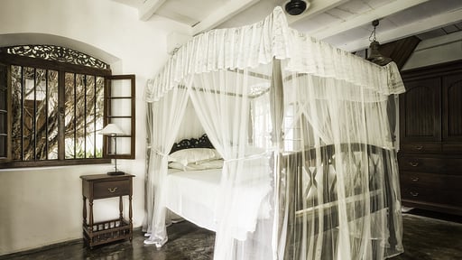 Nisala Arana Dormitorio 1