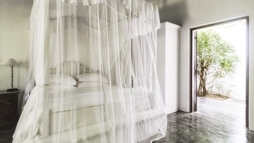 Nisala Arana Dormitorio 5