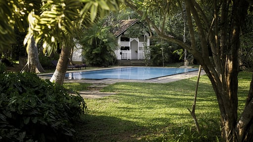 Nisala Arana Piscina