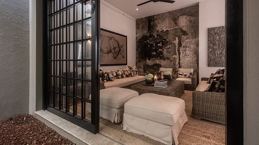 No. 77 Leyn Baan Living room