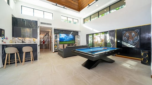 Noi's Villa Бильярд