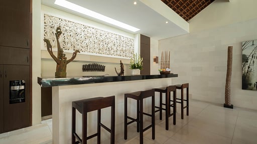 Nyaman Villa 2 Dining area