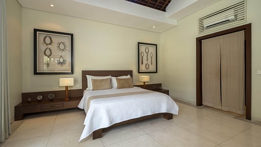 Nyaman Villa 2 Bedroom 1