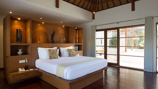 Nyaman Villa 8 Bedroom 4