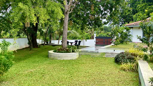 Oak Tree Villa Garden